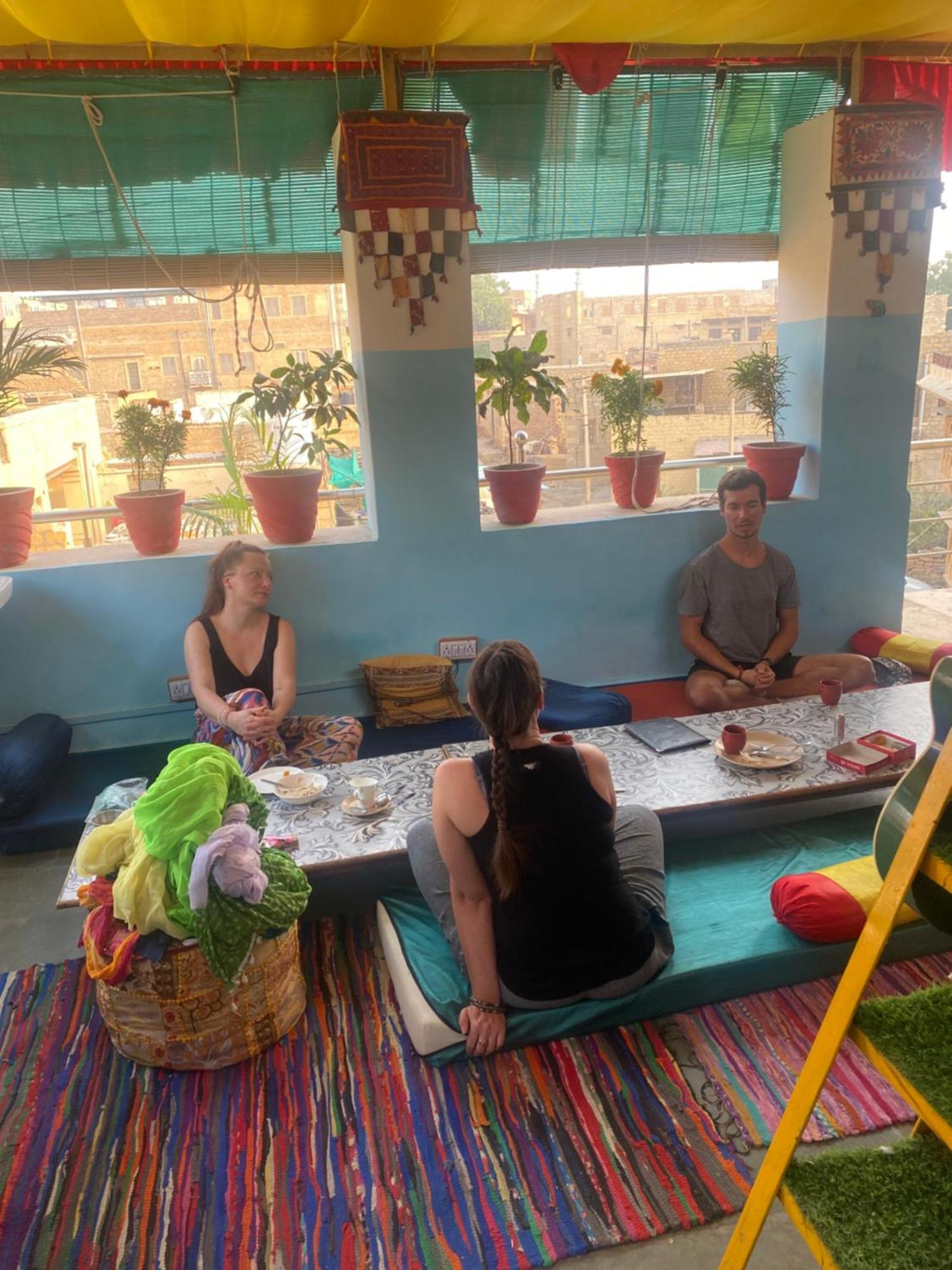 Blue Eye Hostel ジャイサルメール エクステリア 写真