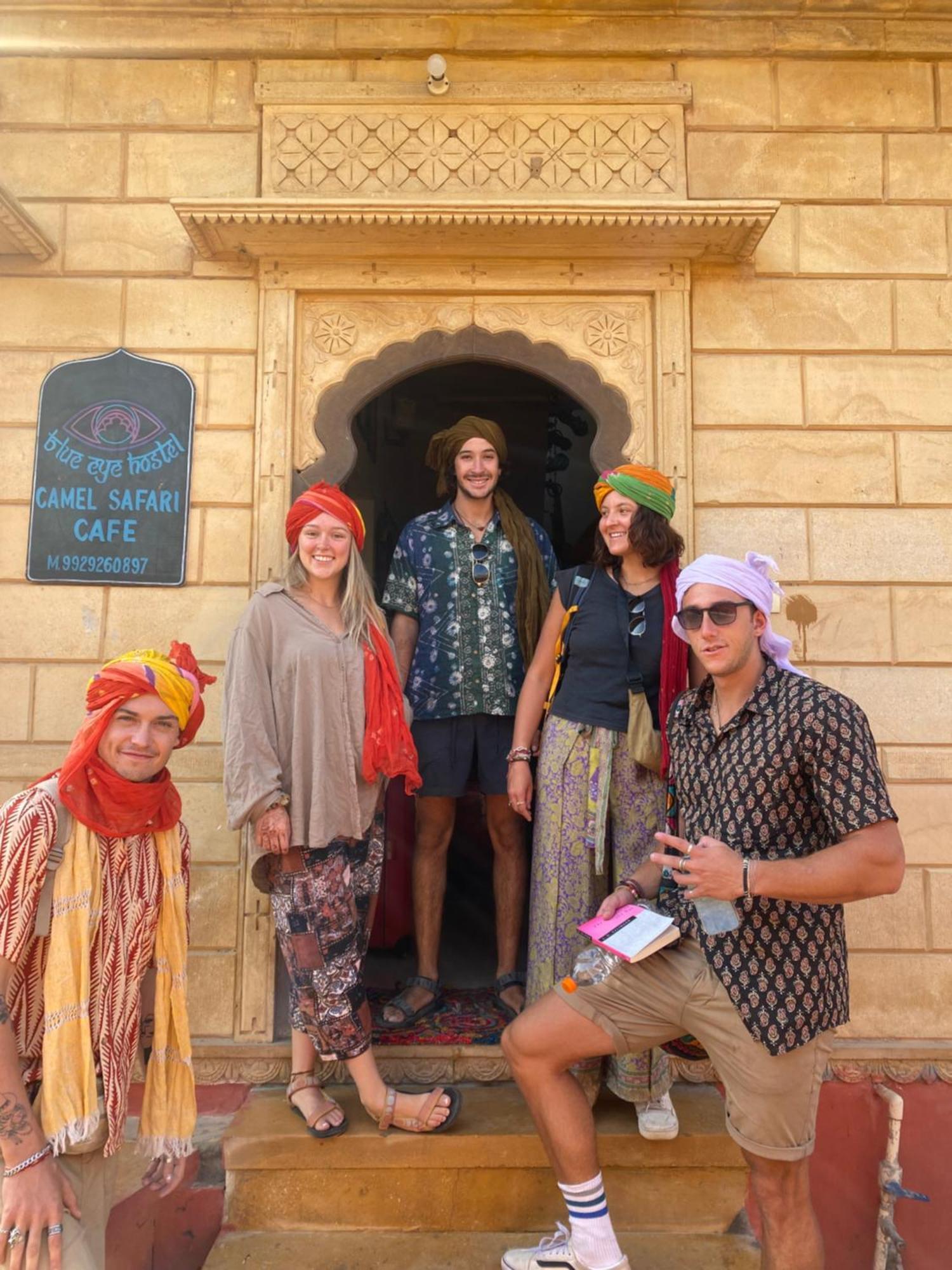 Blue Eye Hostel ジャイサルメール エクステリア 写真