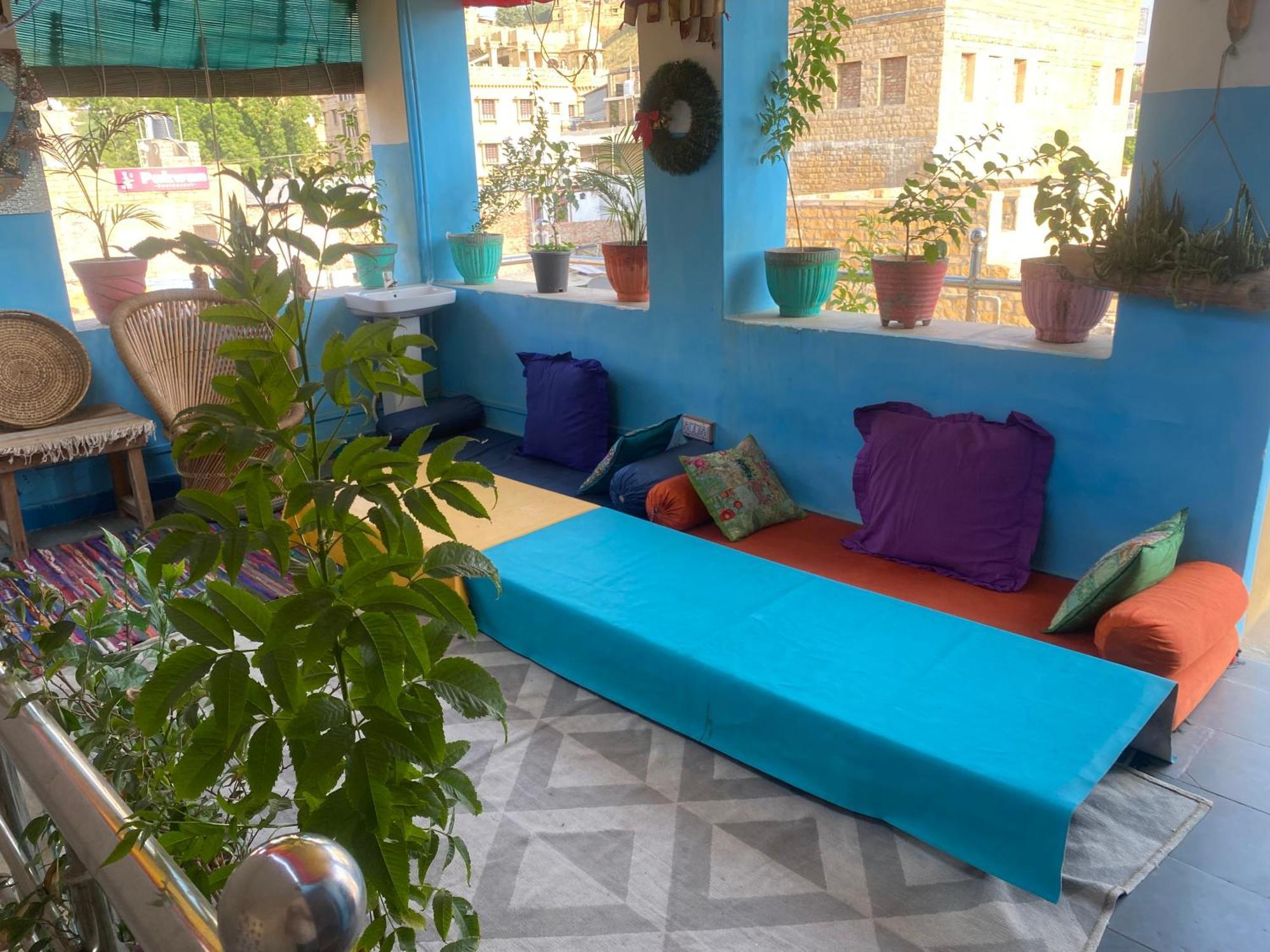 Blue Eye Hostel ジャイサルメール エクステリア 写真