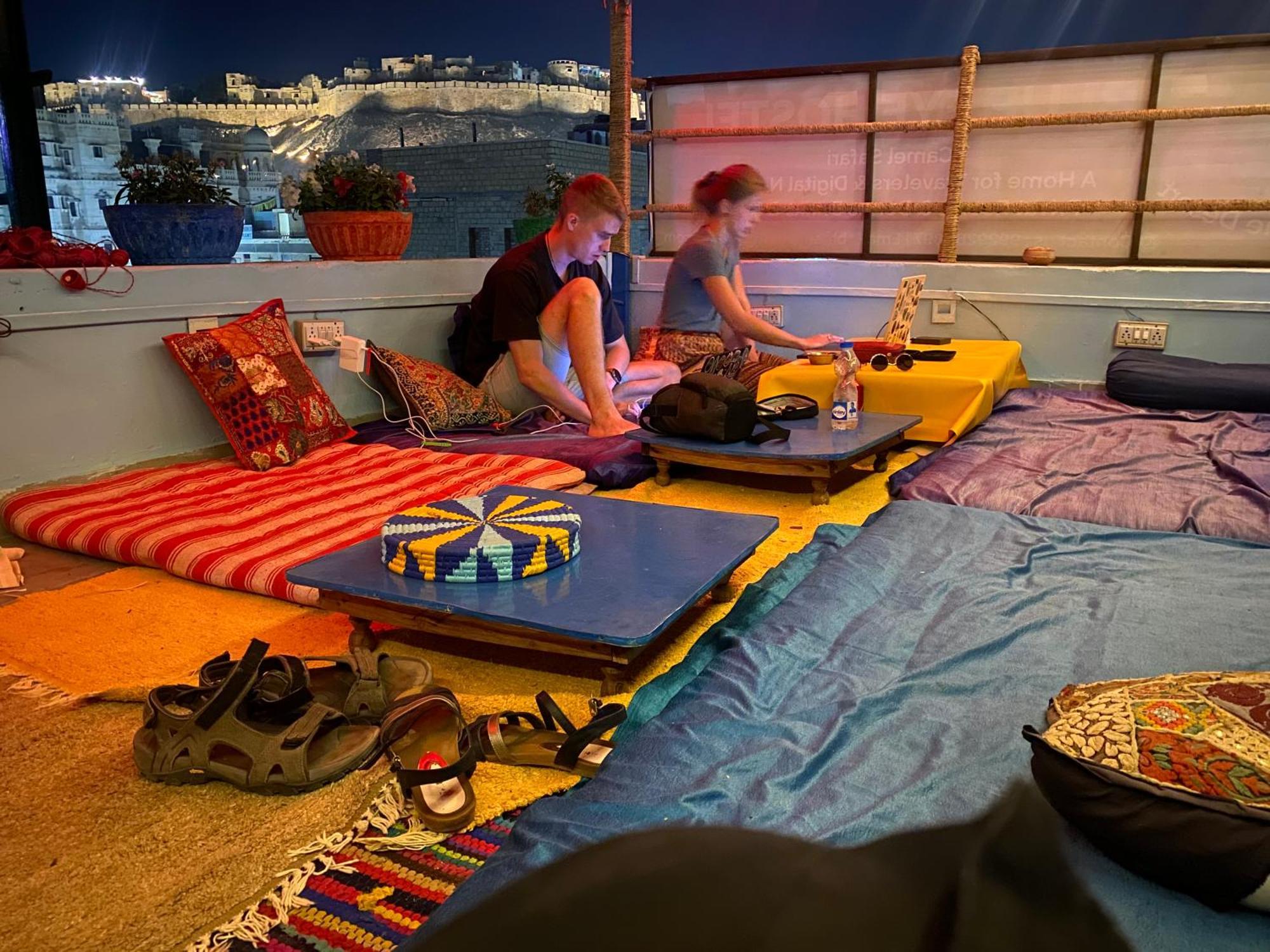 Blue Eye Hostel ジャイサルメール エクステリア 写真